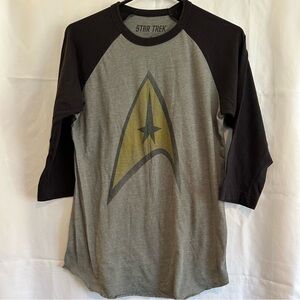Unisex Raglan Shirt - Black and Gray